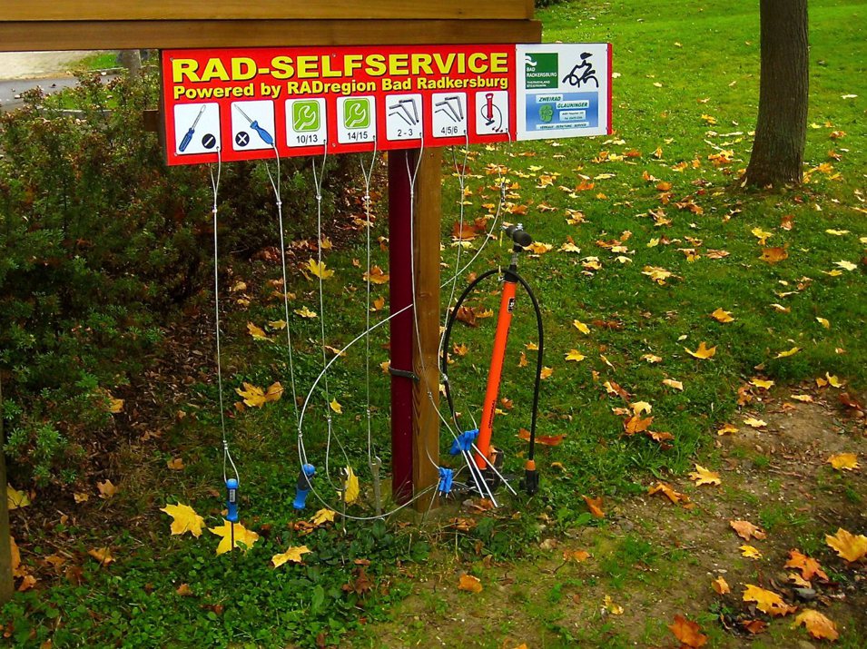 Rad - Self Service Station