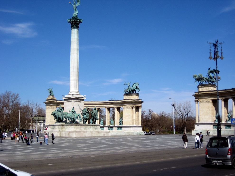 Das Millenniumsdenkmal am Heldenplatz